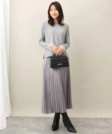 새상품 MK 미쉘클랑 샤이니 새틴 플리츠 스커트 38 그레이 실버