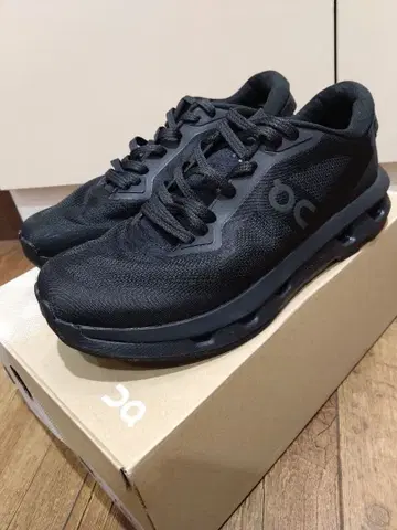 새상품급 On 블랙 스니커즈