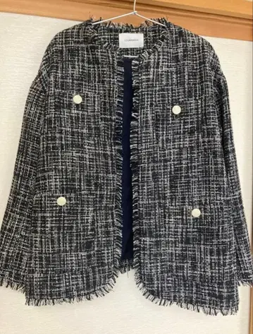 최종 가격 인하 새상품 시착만 한 상품 룰르마랑 트위드 자켓