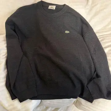 LACOSTE 다크 그레이 스웨터 사이즈 6