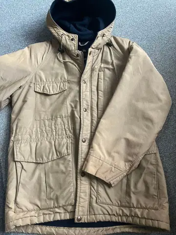 후드 부착 베이지 자켓