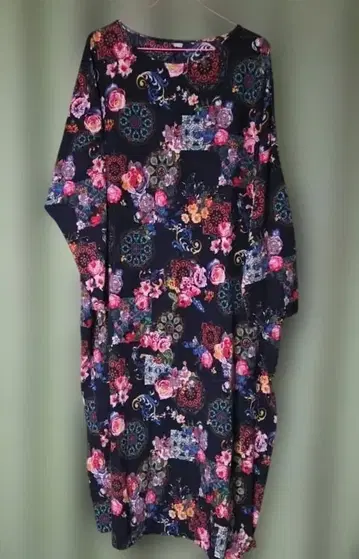 꽃무늬 긴팔 원피스