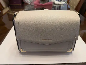 주말 가격 [미사용 새상품] 사만다 타바사 비쥬 참 포함 숄더백