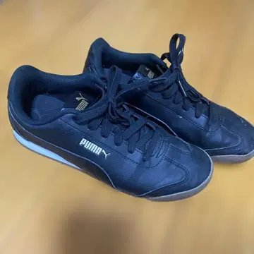 PUMA 블랙 스니커즈