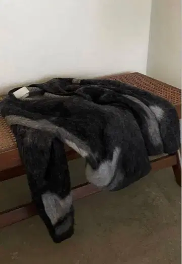 yoke 아레코모쟈카드 가디건