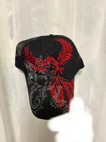 드래곤 자수 메쉬 캡