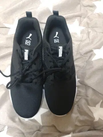 PUMA 블랙 스니커즈