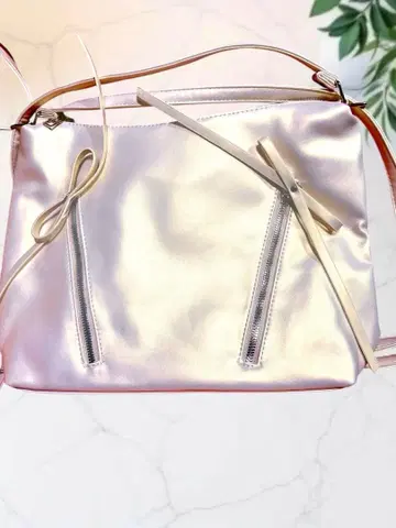 펄 화이트 보우노트 백팩