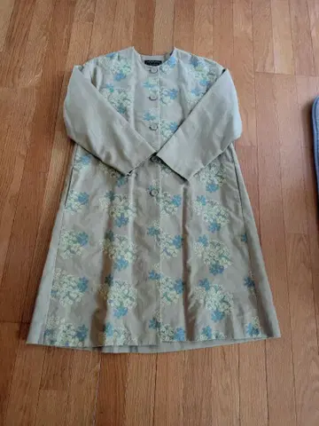 Chaupia 꽃무늬 자수 롱 코트