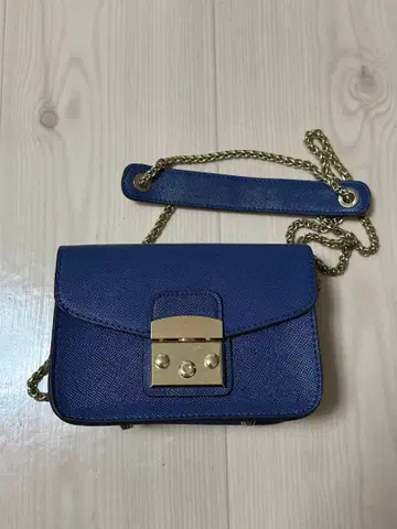 파란 합성 피혁 숄더백