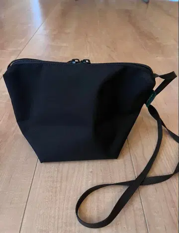 에르베샤 펠리에 블랙 숄더백