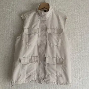 크림색 밀리터리 슬리브리스 자켓