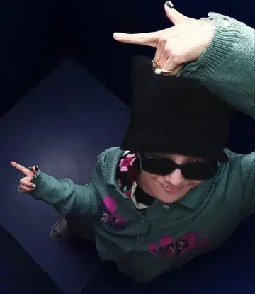 GD 지드래곤 착용 플라워 가디건 정품