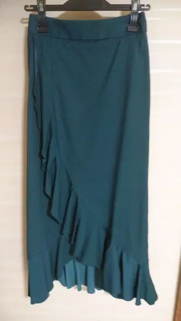 이에나 다크 그린 머메이드 프릴 롱 스커트