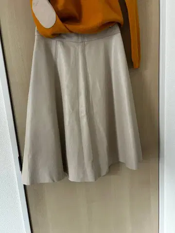 베이지 리얼 가죽 플레어 스커트 천연 가죽