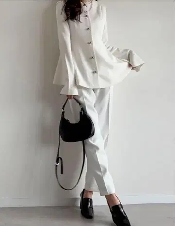 새상품급 Re:EDIT 컷 트윌 페플럼 베스트 & 트윌 테이퍼드 팬츠