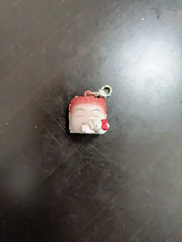 [ 개봉 ] 헬로키티 오이타 한정판 우스키 버전