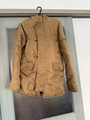 Tommy Girl 후드 부착 베이지 다운 자켓