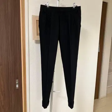 블랙 슬랙스 접힘 디자인