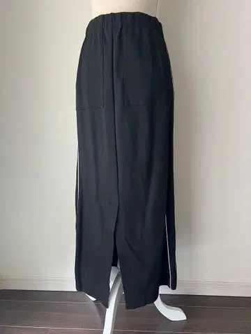 사이드 라인 분또 소재 타이트 스커트