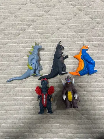 울트라맨 소프트 비닐 괴수 바키심 라이브 사인이 있는 묶음 판매