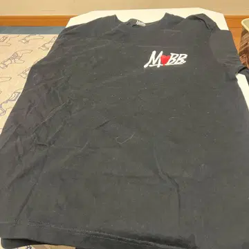 MOBB 하트 디자인 T셔츠 블랙