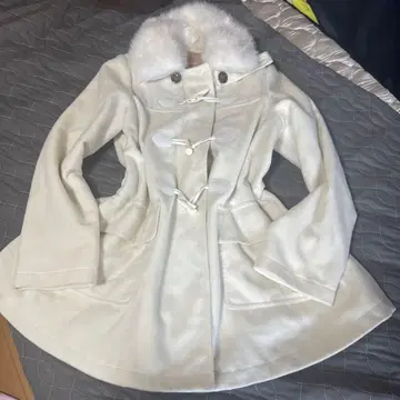 dazzlin 화이트 퍼 더플 코트