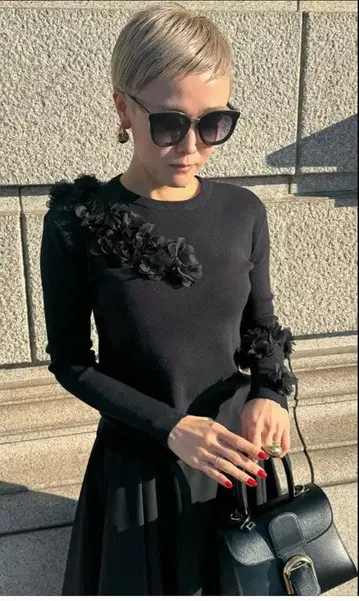 JENNE 플라워 모티브 니트 [ 완판템 ]