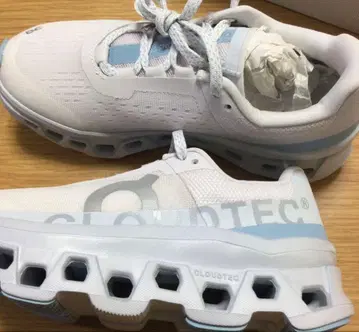 새상품 on cloud monster 온 클라우드몬스터 23cm