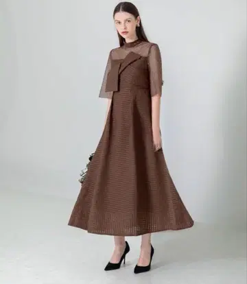 뷔스티에풍 하이넥 꽃무늬 시어 레이스 와플 드레스