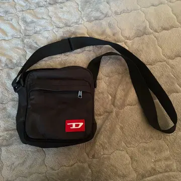 심플 블랙 숄더백