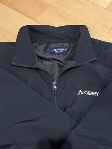 가격 인하 재판매 GERRY 블랙 점퍼 L 사이즈 캠핑