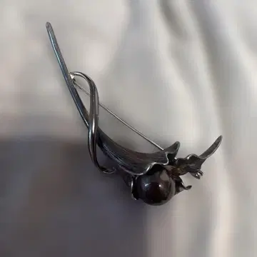 실버 펄 꽃 디자인 브로치