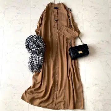 최근. 새상품급. 정가 1.6만 쉽스 워셔블 사이드 턱 원피스 가을 컬러