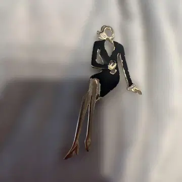엘레강트한 여성 실루엣 브로치