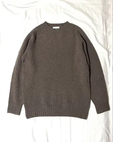 모리스 앤 선즈 스코틀랜드 울 크루넥 스웨터 모카 36