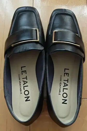 [거의 미사용] LE TALON 25cm 블랙 가죽 로퍼