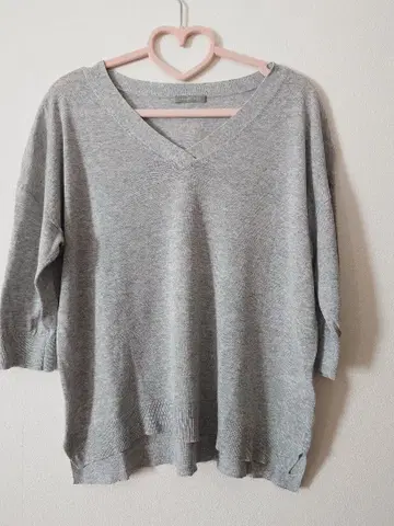 theory luxe 그레이 V넥 니트 오부 소매