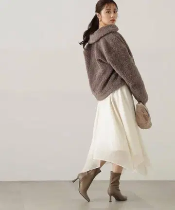 프로포션 바디 드레싱 언밸런스 헴 스커트