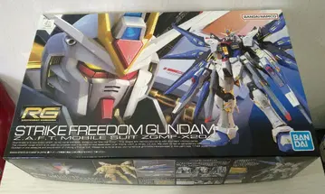 새상품 미조립 RG 스트라이크 프리덤 건담 반다이 건담 프라모델