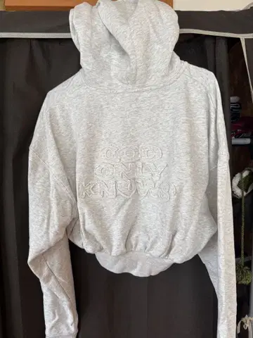 이와타 타카노리 GOLD ONLY KNOWS 미니 기장 후드 부착 맨투맨