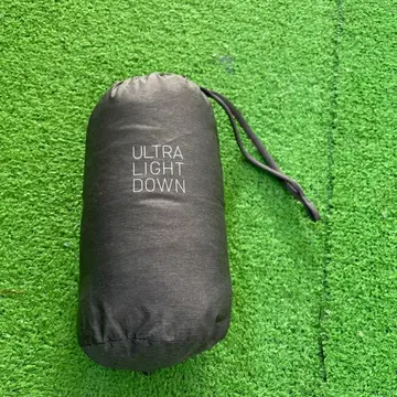 새상품급 유니클로 울트라 라이트 다운 UNIQLO