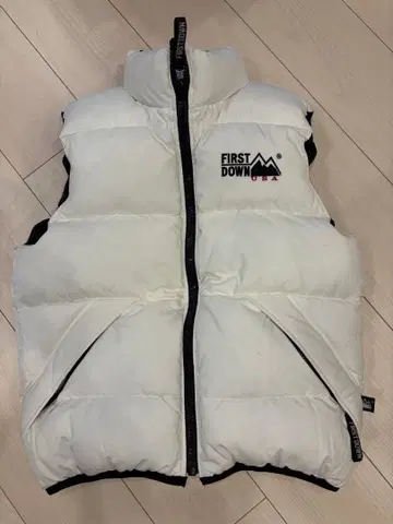 FIRST DOWN 화이트 다운 베스트 M