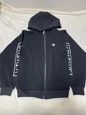 V12 후드티 남성용 S 사이즈!!