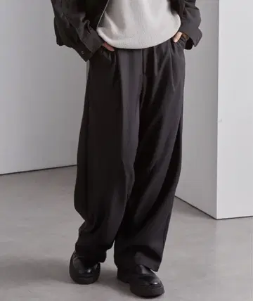 울라이크 커브 세미 와이드 턱 슬랙스