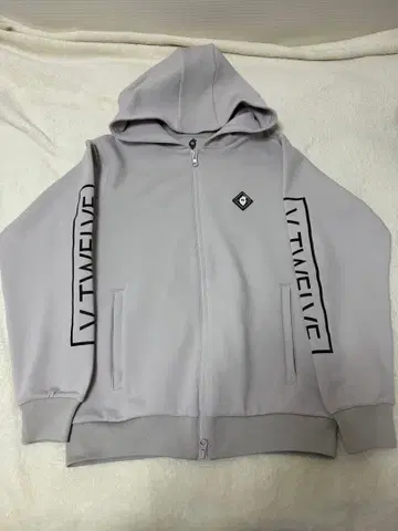 V12 후드티 남성용 S 사이즈!!