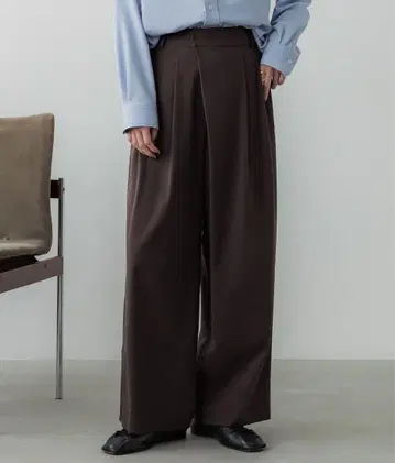 crewre 비대칭 투 턱 팬츠 다크 브라운 길이 포장 완료