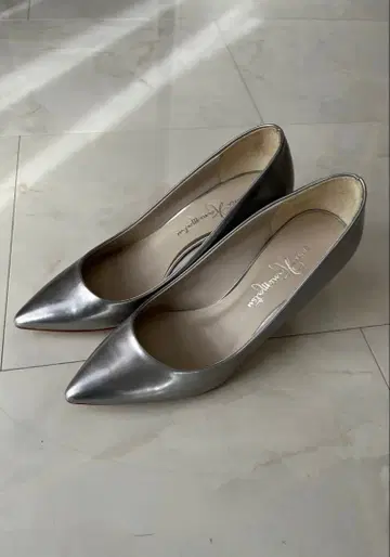 긴자 카네마츠 24cm 새상품급 실버 하이힐 힐 높이 약 7.5cm