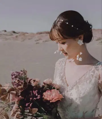 citron bridal accessory 귀찌 침대 드레스