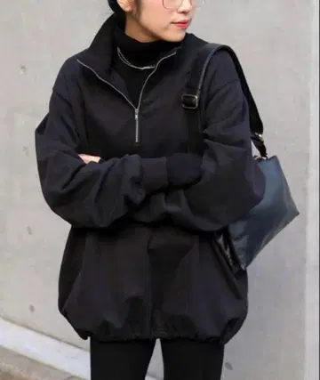 AP STUDIO 하프 지퍼 맨투맨 블랙